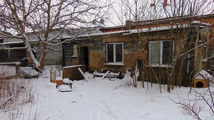 Policjanci z Hajnówki uratowali przed wychłodzeniem 69-latka – okazało się, że był poszukiwany