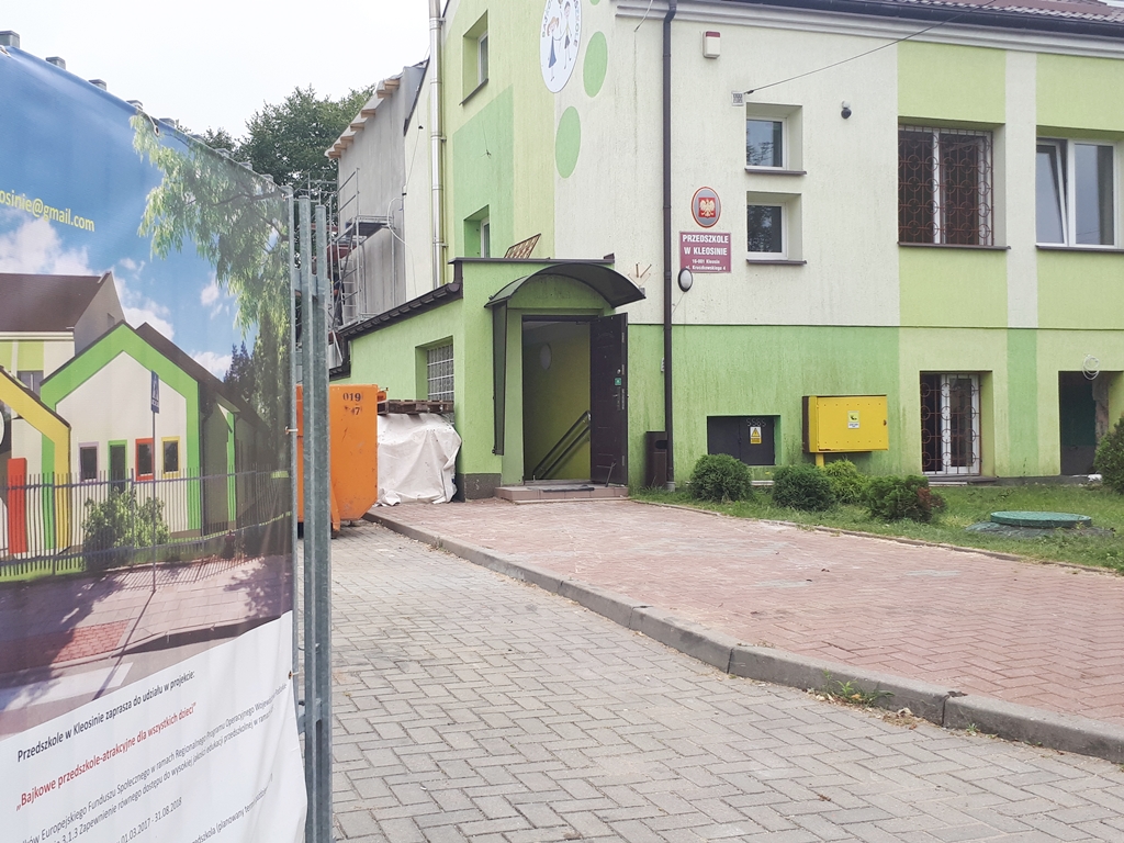 Przybędzie tam 75 nowych miejsc - kończy się rozbudowa przedszkola w Kleosinie