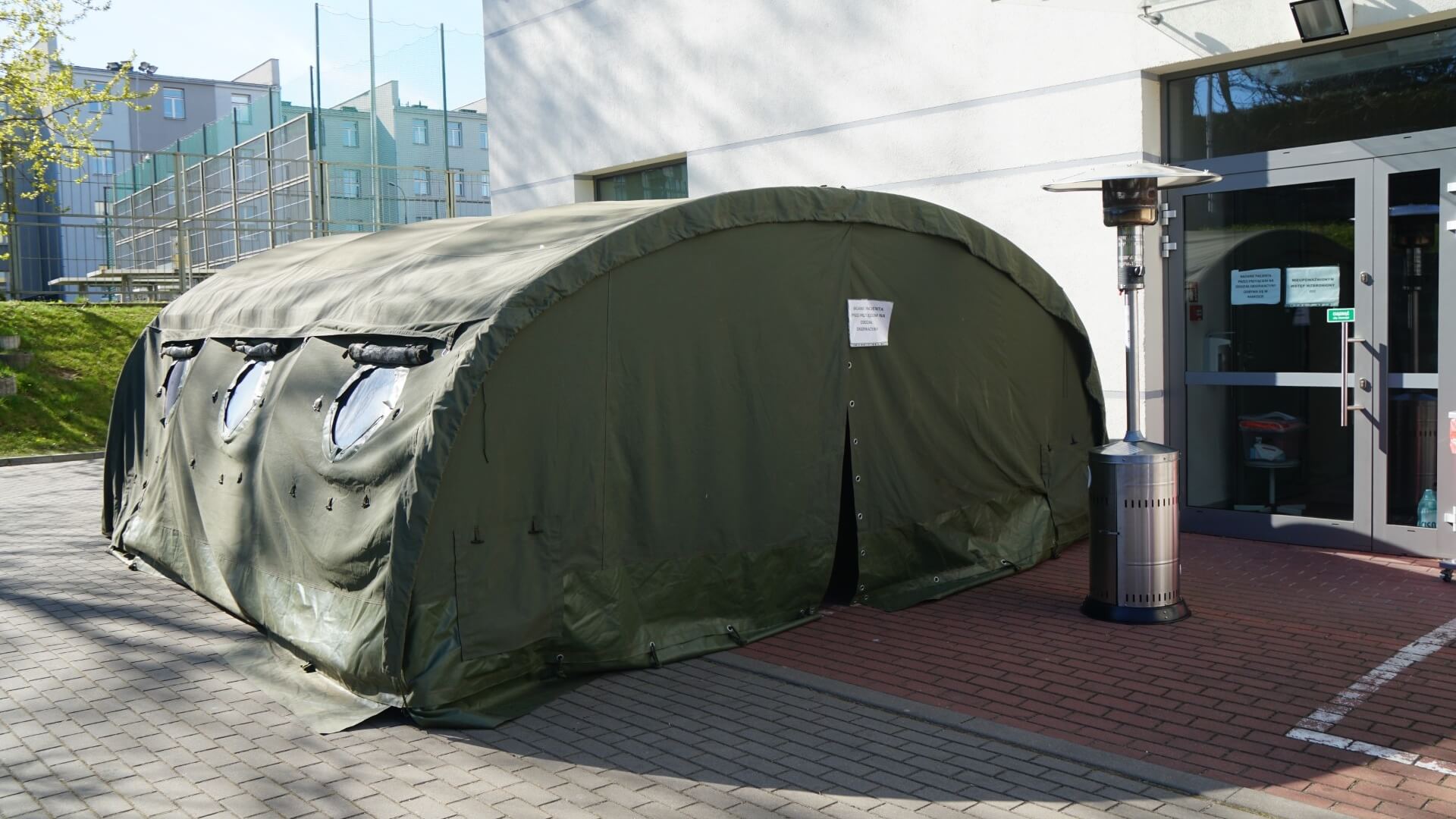 Mobilne punkty do pobierania wymazów zaczęły działać w Podlaskiem