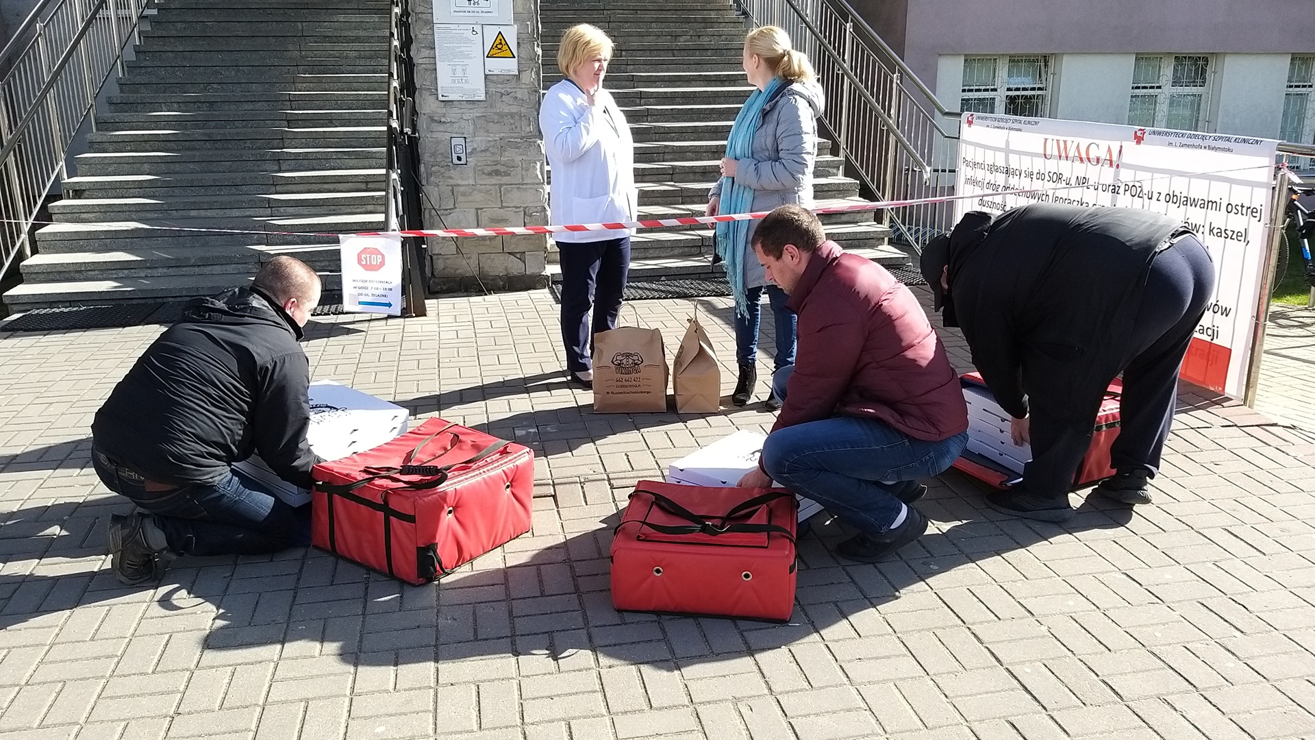 Kibice Jagiellonii dostarczyli posiłki rodzicom będącym w szpitalu ze swoimi dziećmi