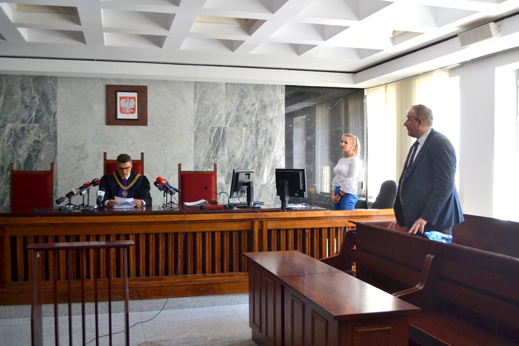 Winni, ale bez kar w procesie o zakłócenie wystawy o gen. Andersie w Suwałkach