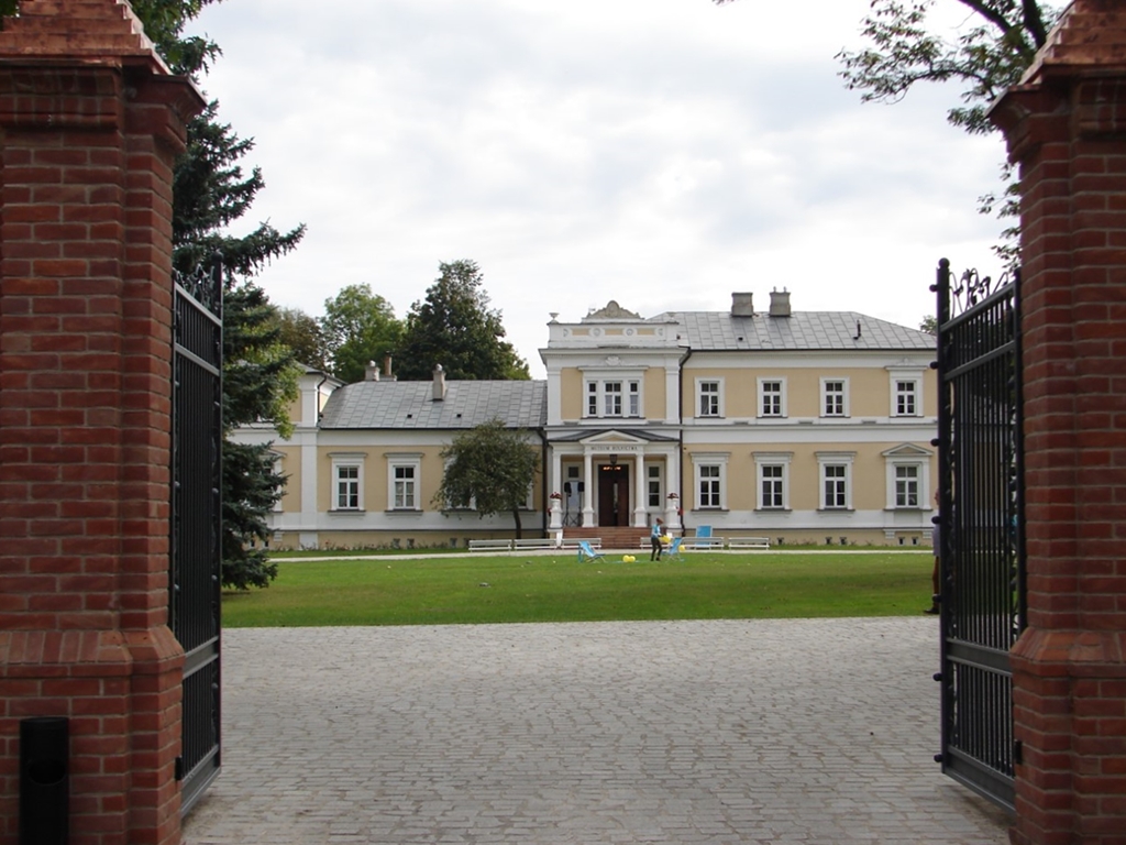 Jaka była codzienność dworska sto lat temu? - wystawa w Muzeum w Ciechanowcu