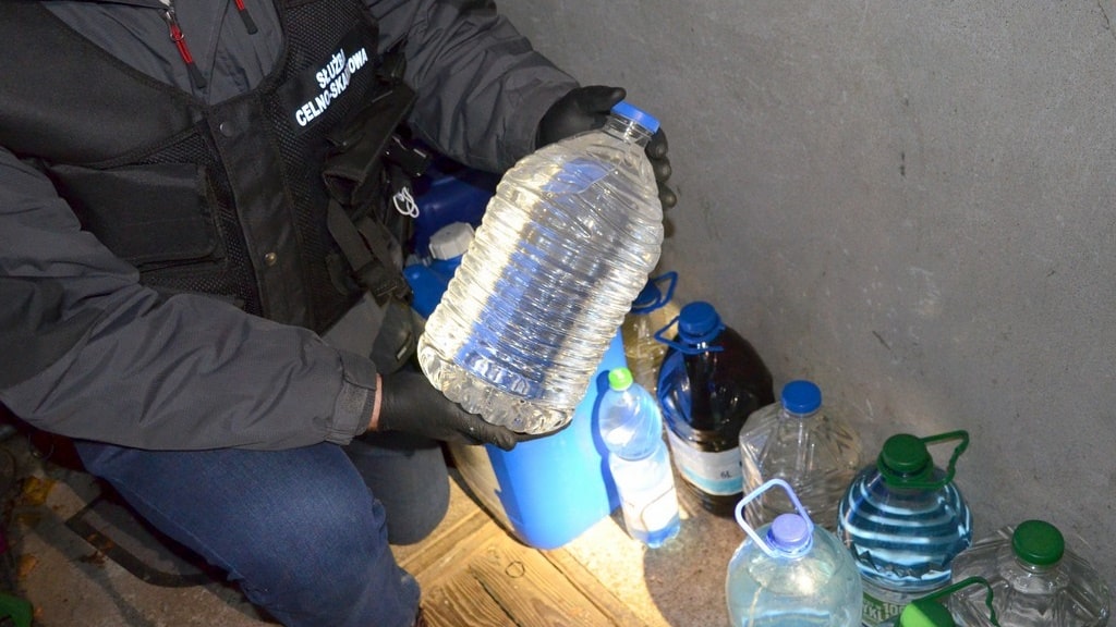 Podlaska KAS zlikwidowała bimbrownię w Czarnej Białostockiej