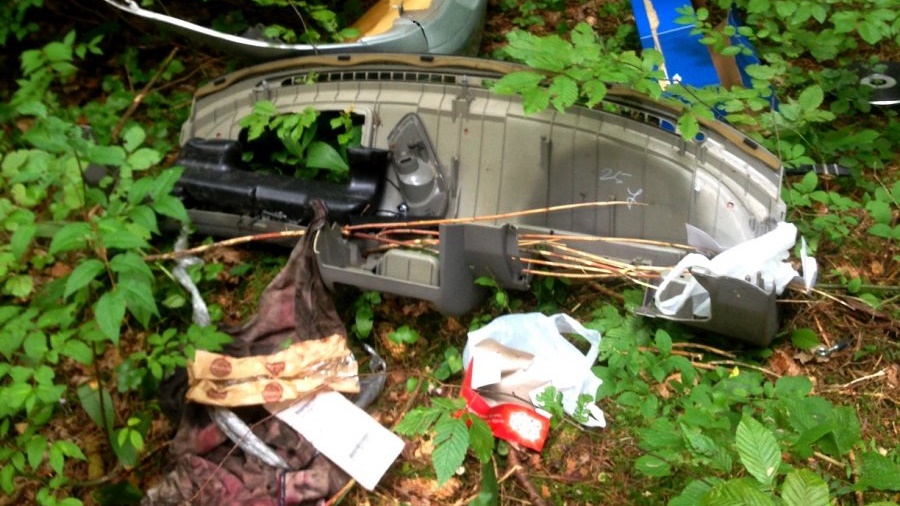 Śmiecił w lesie koło Czarnej Białostockiej - wpadł przez wyrzucony paragon