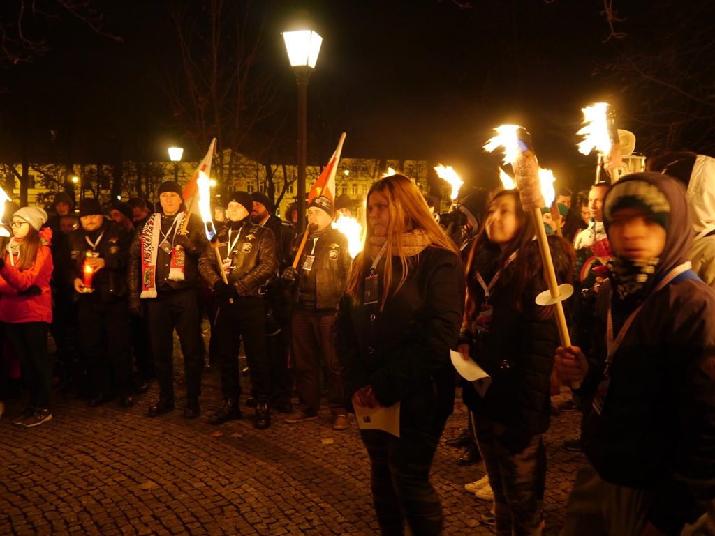 Ulicami Suwałk przeszedł Młodzieżowy Marsz Niepodległości