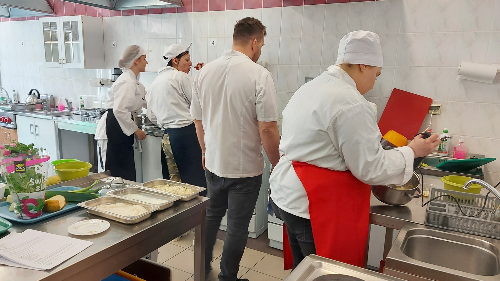 Podlaskie: uczniowie z placówek OHP wzięli udział w konkursie "Sprawny w zawodzie kucharz"