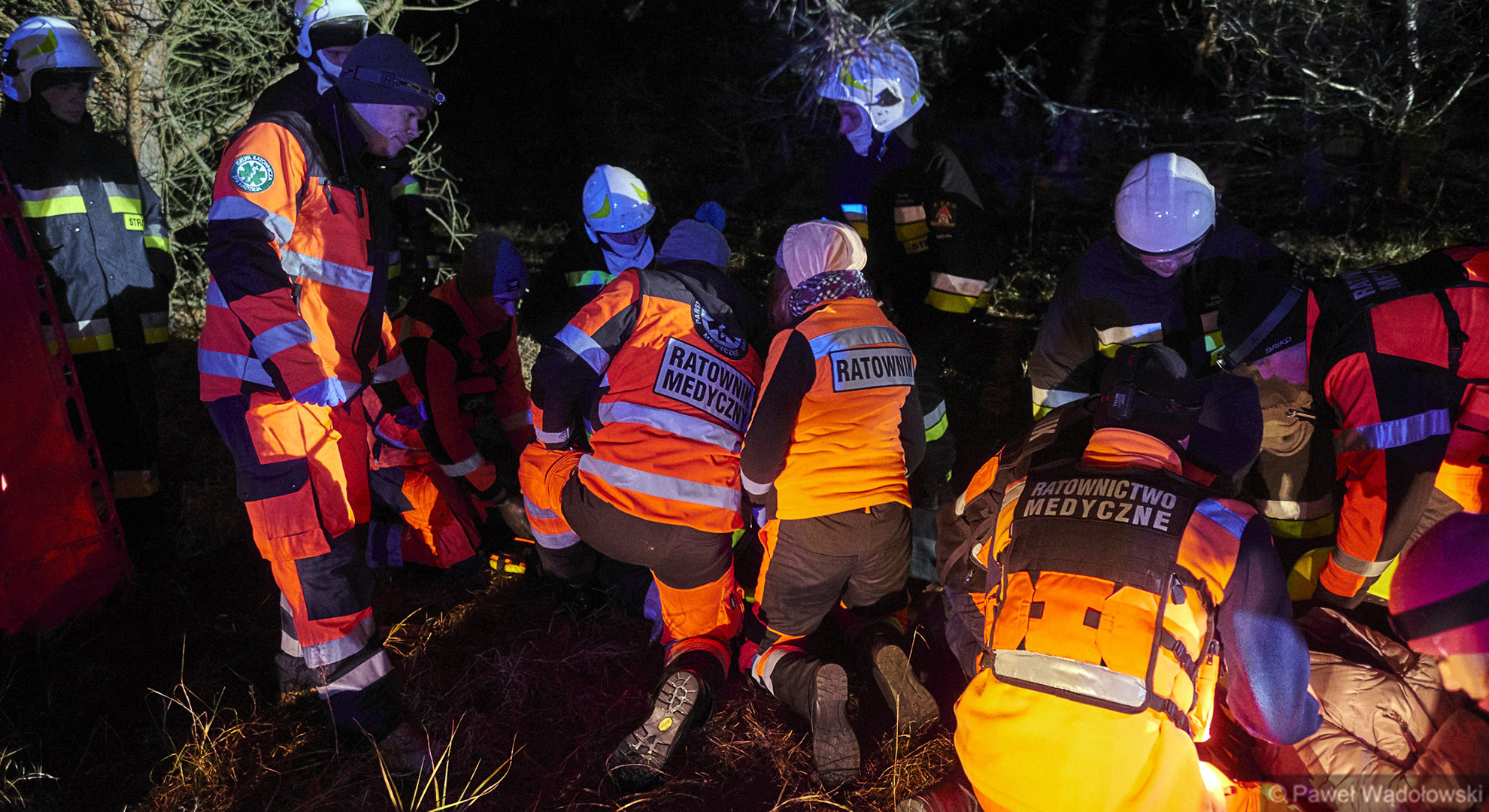 Nocne ćwiczenia służb ratunkowych w Nowogrodzie