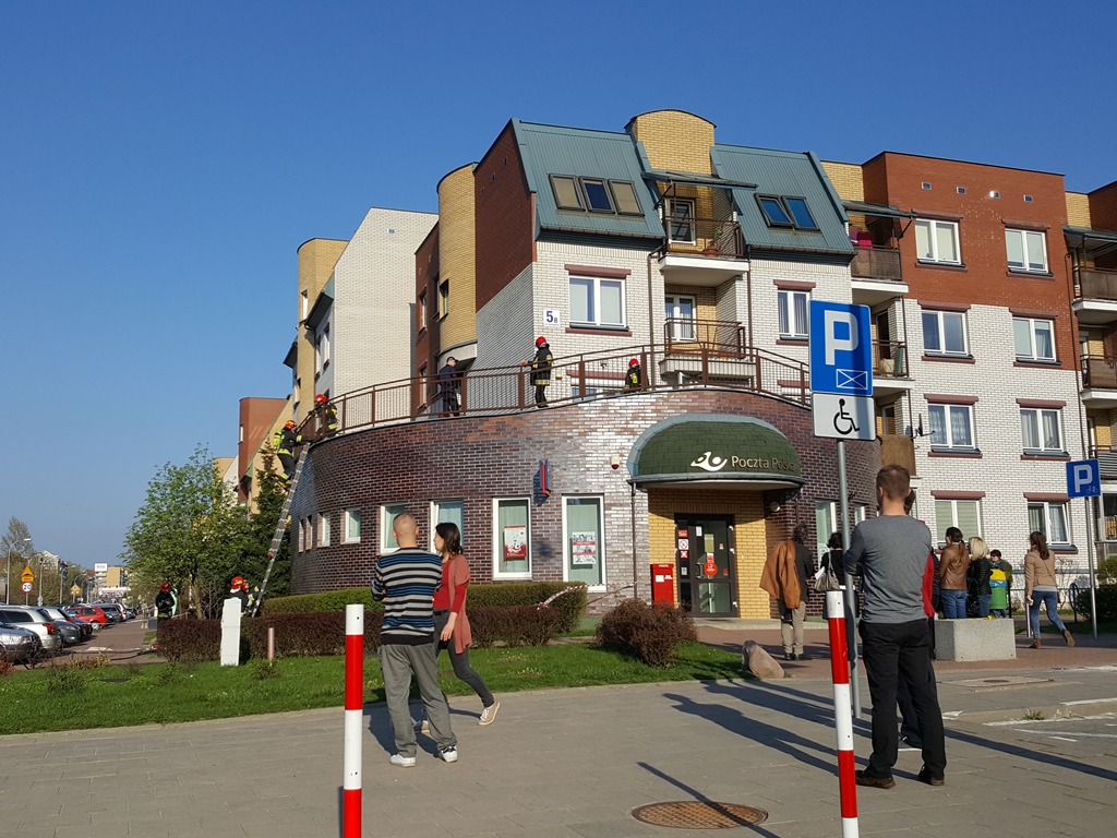 Pożar przy ul. Zachodniej w Białymstoku - palił się dach budynku poczty