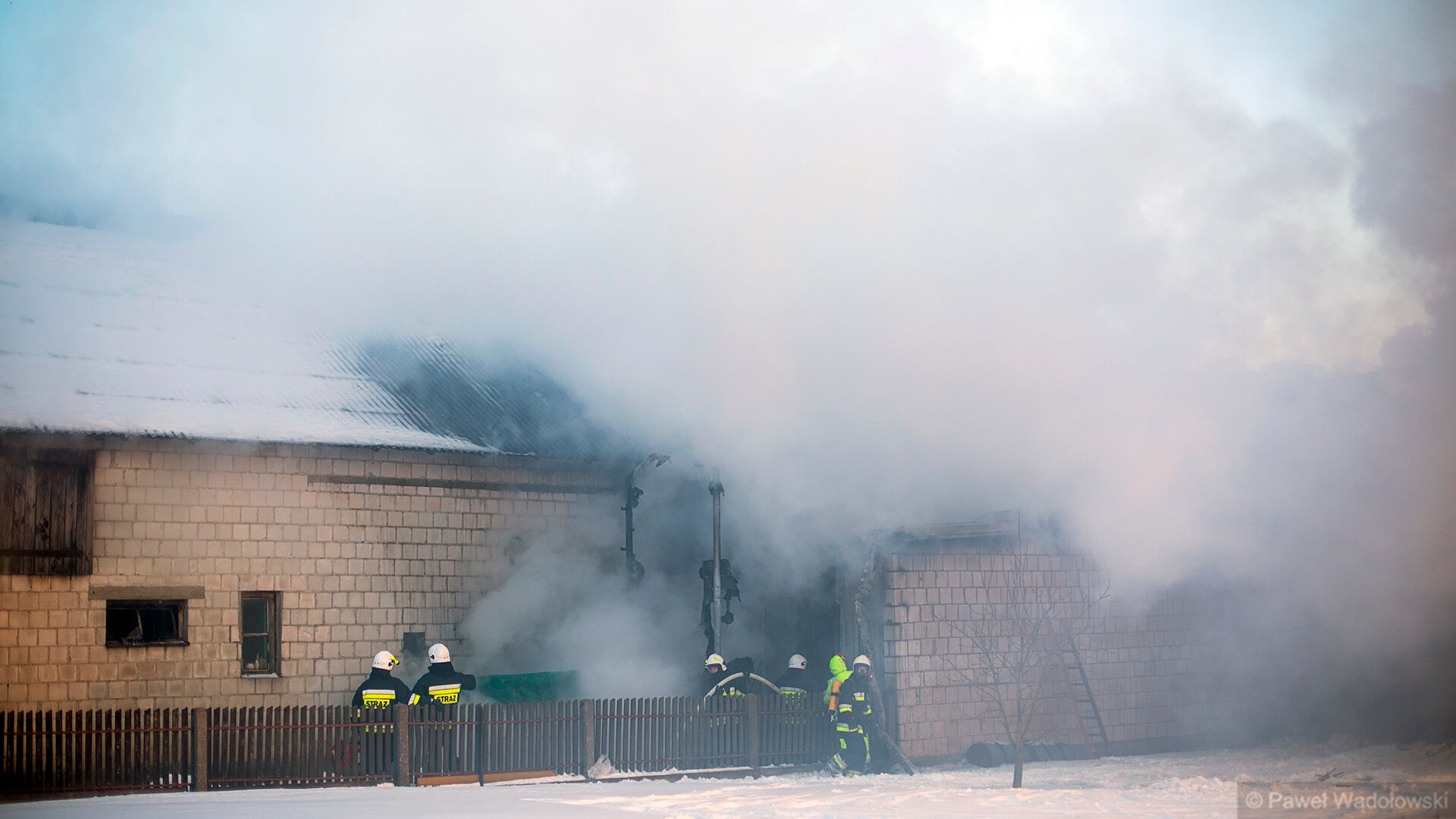 Pożar w chlewni w Dłużniewie k. Łomży