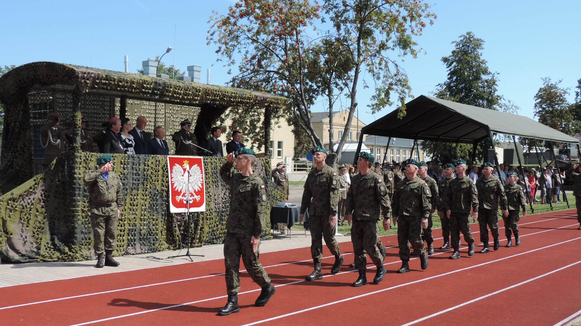 Były awanse i odznaczenia - żołnierze z 18. Pułku Logistycznego w Łomży świętują [zdjęcia]