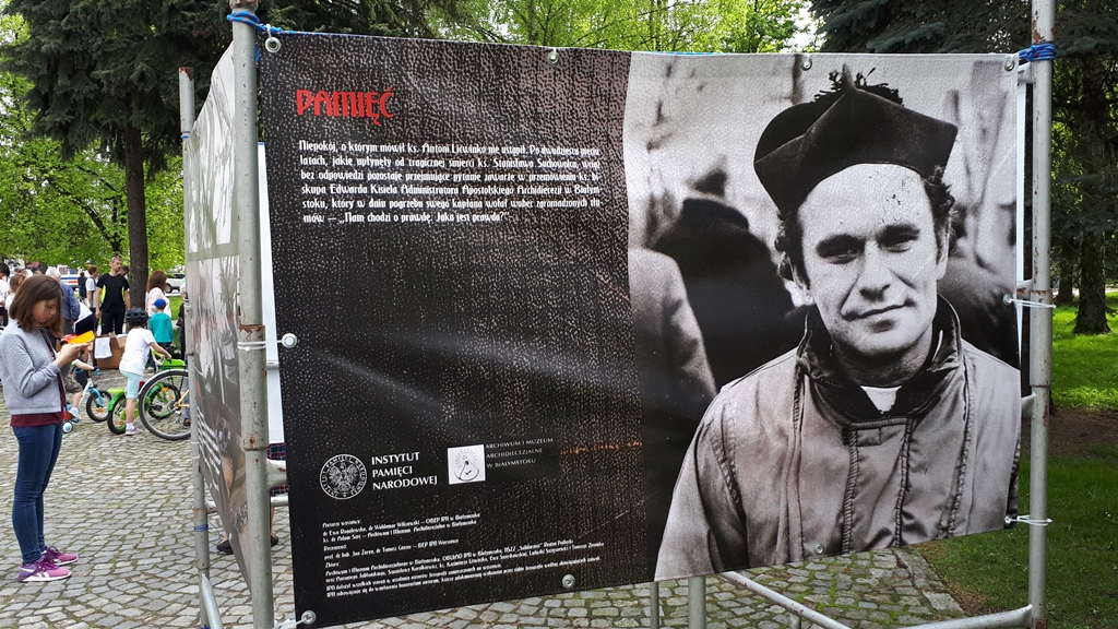 Poszukiwane nagrania homilii ks. Stanisława Suchowolca - dawni opozycjoniści chcą je wydać