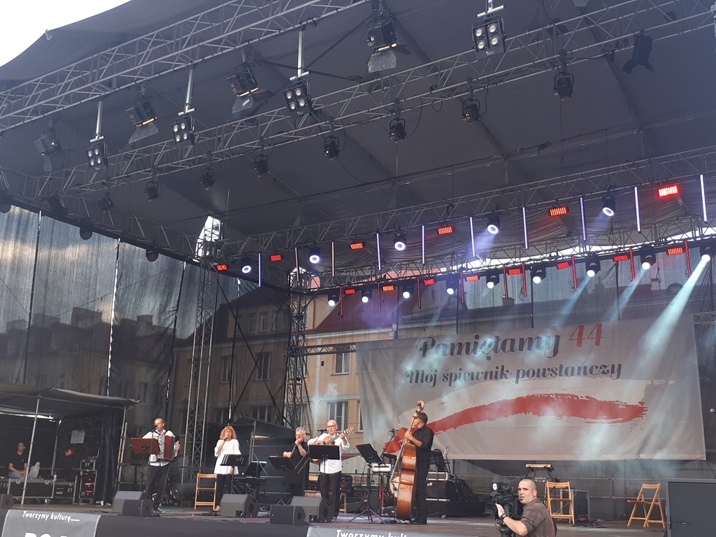 "Pamiętamy 44" - koncert powstańczych pieśni na Rynku Kościuszki w Białymstoku