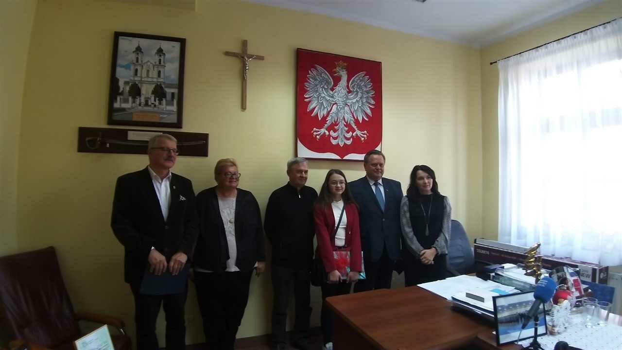 W Suwałkach podsumowano VIII edycję konkursu "By czas nie zaćmił i niepamięć"