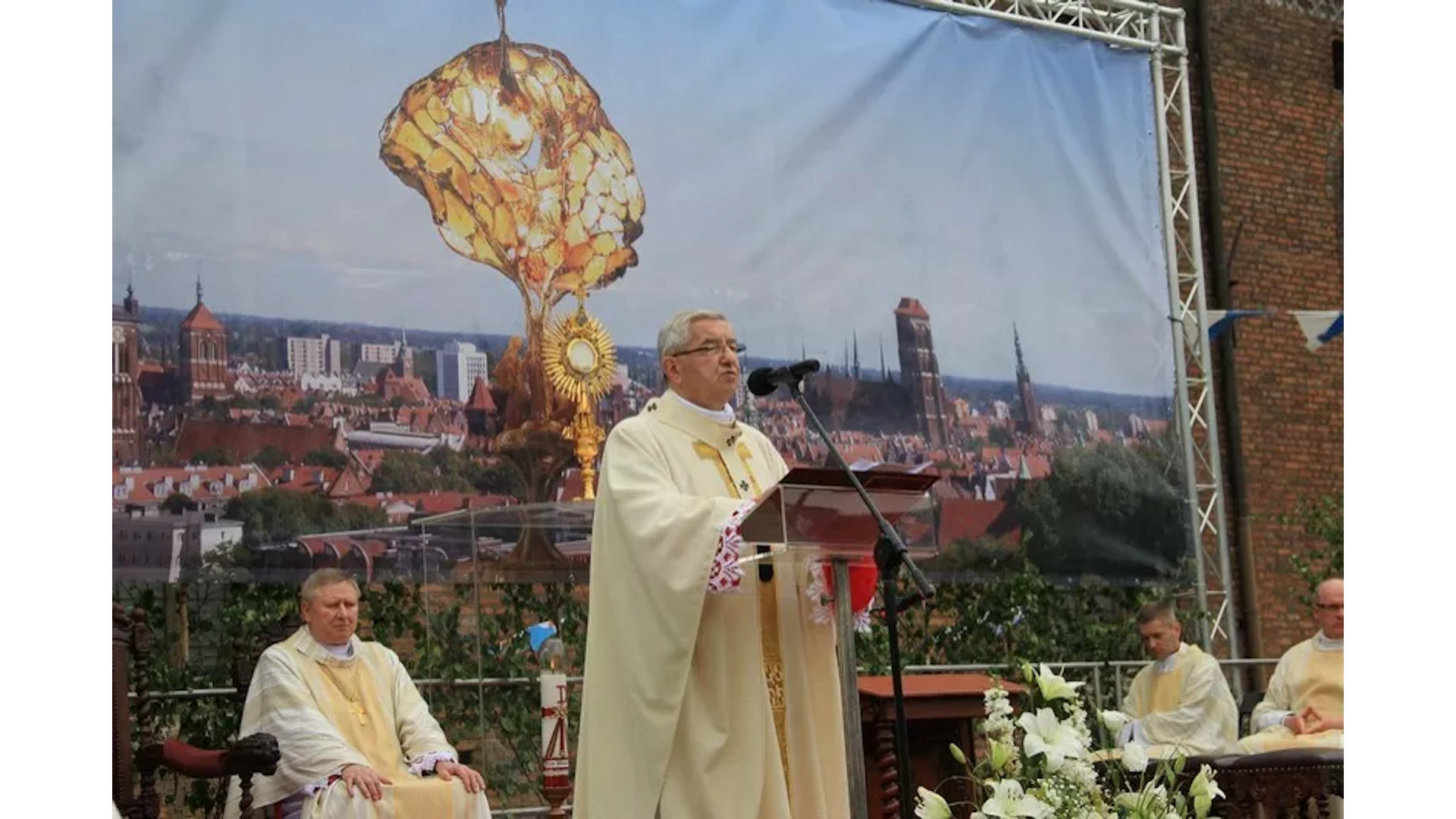 Abp Sławoj Leszek Głódź odchodzi na emeryturę