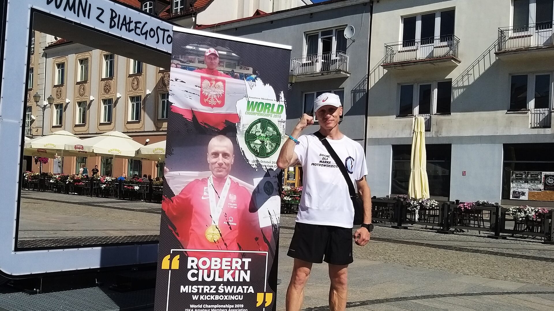 Białostocki kick-bokser Robert Ciulkin promuje zbiórkę na rzecz swego idola