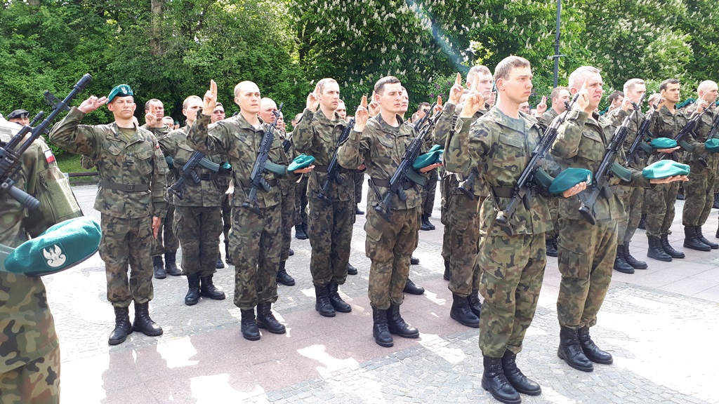 Będą się uczyć, jak przetrwać w każdych warunkach - terytorialsi rozpoczęli szkolenia