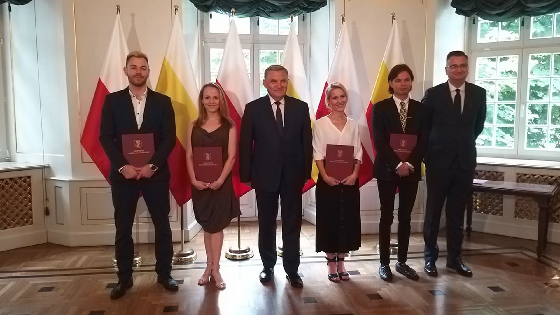 Młodzi twórcy otrzymali półroczne stypendia artystyczne prezydenta Białegostoku