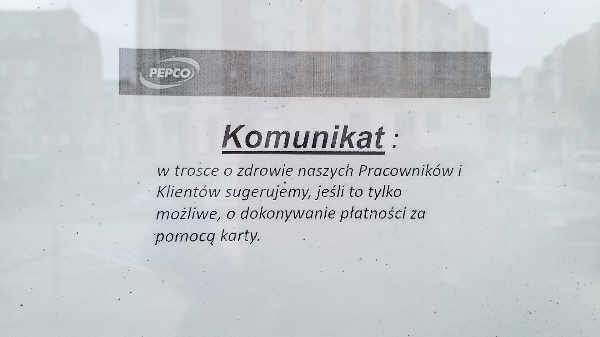 W sklepach możemy spotkać się z nowymi zasadami robienia zakupów - wszystko przez koronawirusa