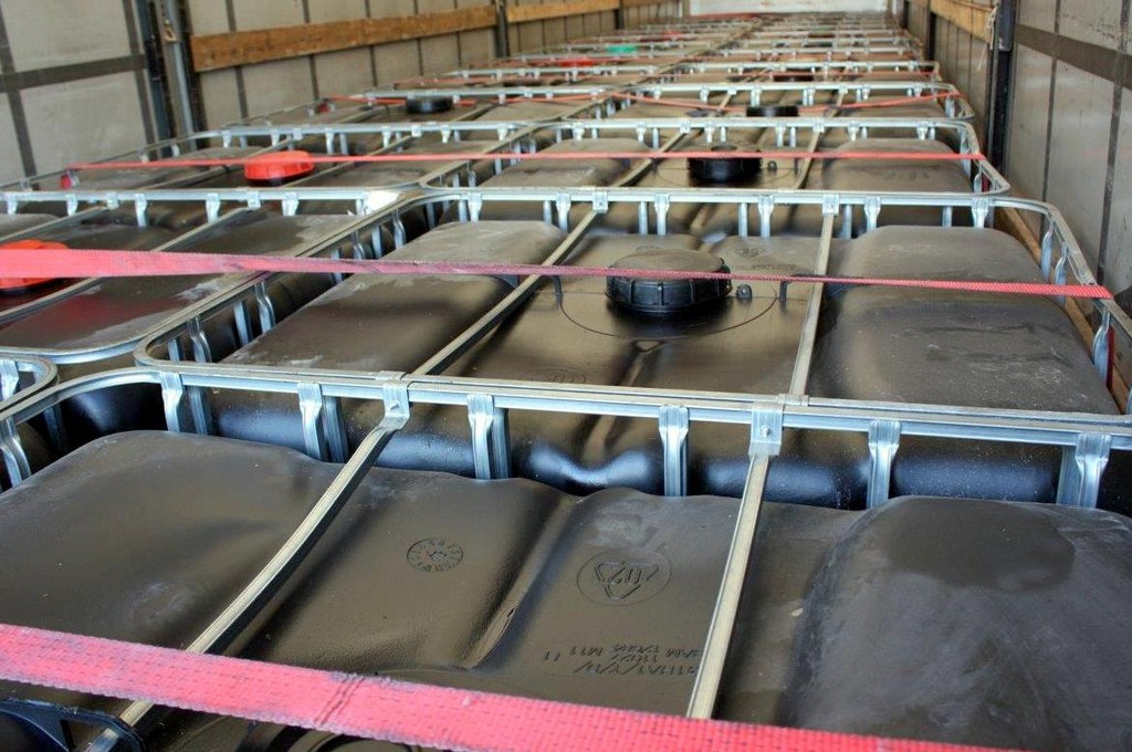 Podlascy celnicy zatrzymali ciężarówki z nieopodatkowanym olejem napędowym o wartości ponad 80 tys. zł