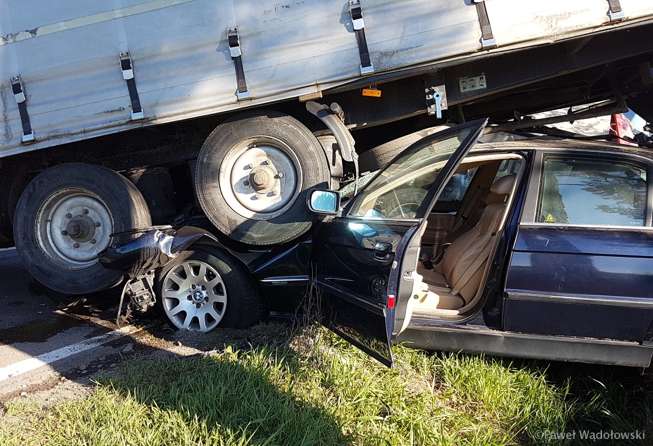 Poważny wypadek na DK63 koło Podgórza - 3 osoby ranne