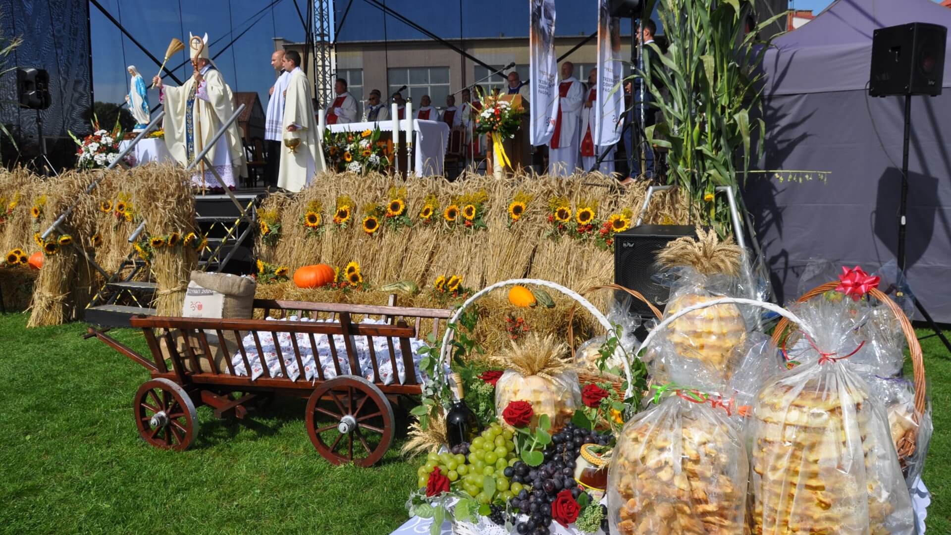 Rolnicy dziękowali za zbiory w Krasnopolu. Odbyły się tam Dożynki Diecezji Ełckiej