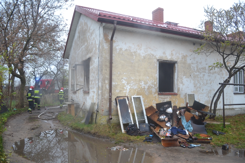 Pożar domu w Suwałkach - nie żyje 50-latek