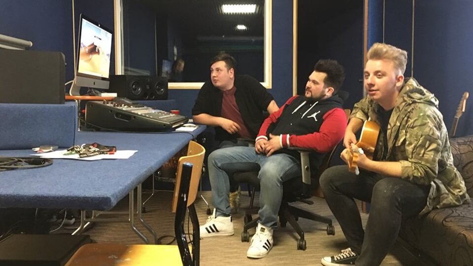 Dla starszych "złota rączka" i Centra Wsi, a dla młodych - Centrum Młodzieży