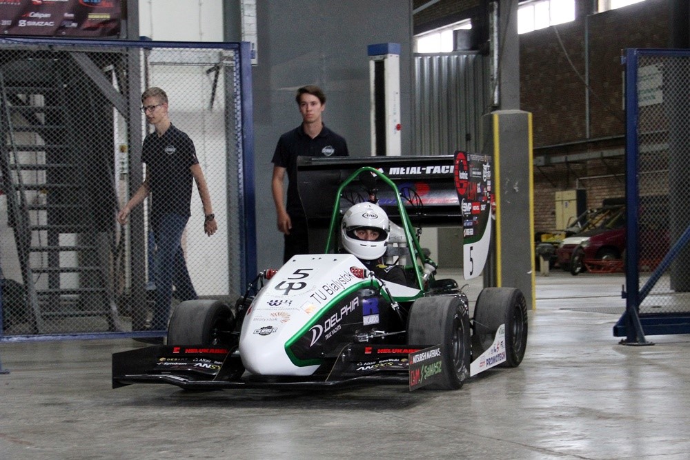 Bolid studentów Politechniki Białostockiej na zawodach we Włoszech