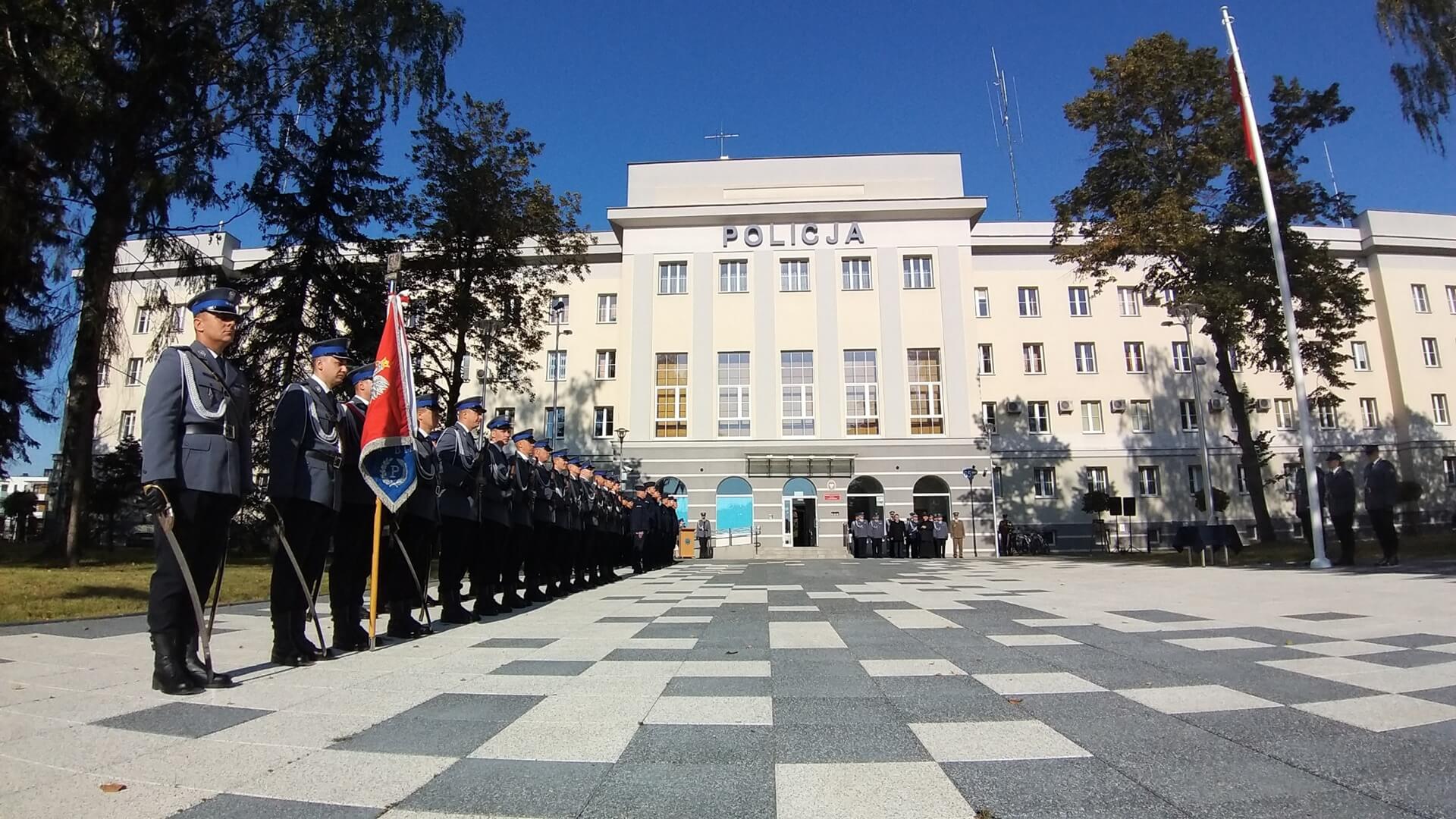 Do podlaskiego garnizonu policji uroczyście przyjęto 29 nowych funkcjonariuszy