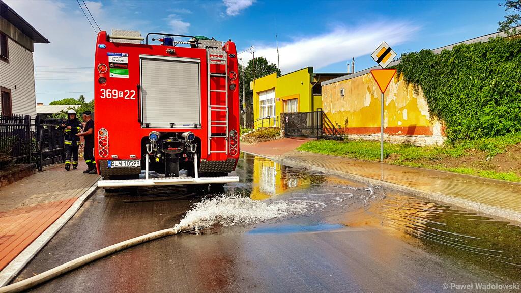 Zalane garaże i piwnice – załamanie pogody w Łomży