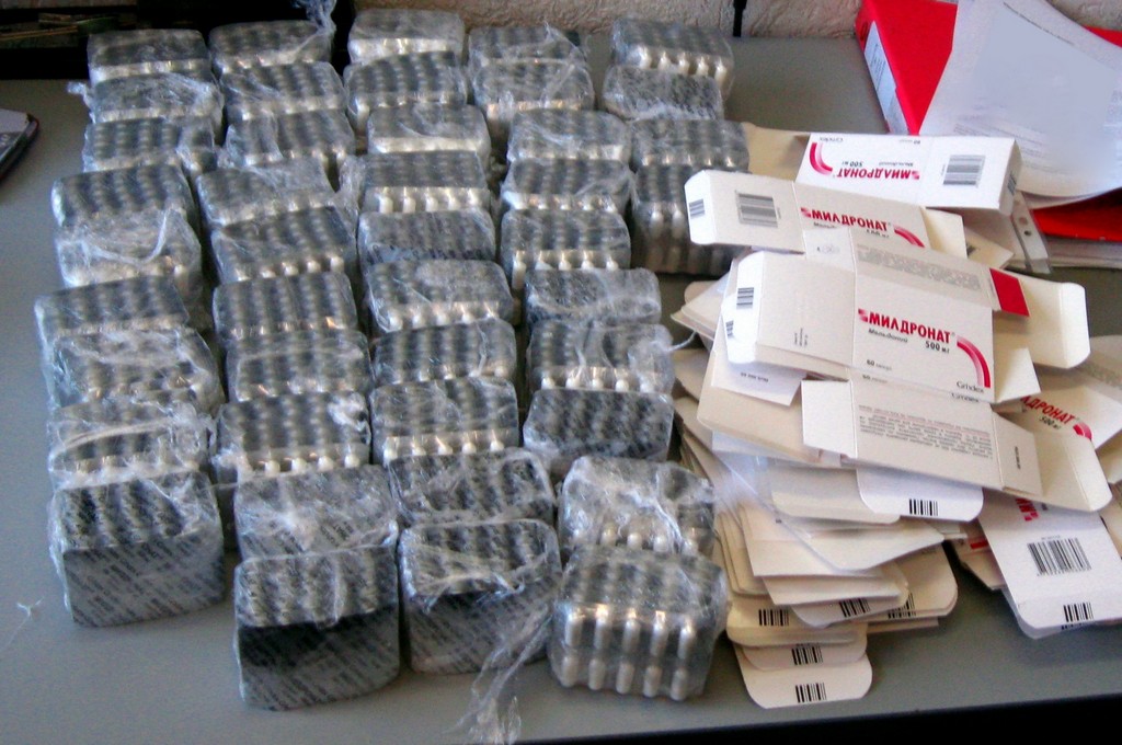 Ponad 2,5 tys. nielegalnych tabletek w głośniku auta - celnicy udaremnili przemyt w Bobrownikach