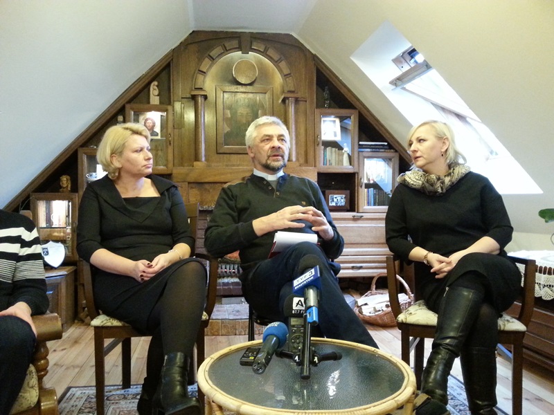 Białystok:  Wolontariusze ze Stowarzyszenia Droga pomagają narkomanom