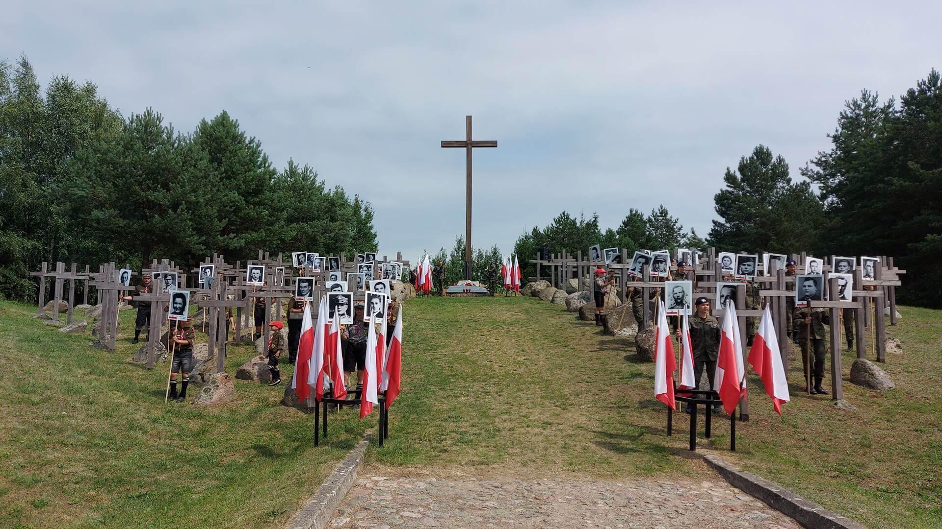 Pokaz filmu, rajd rowerowy i uroczystości z okazji 79. rocznicy Obławy Augustowskiej