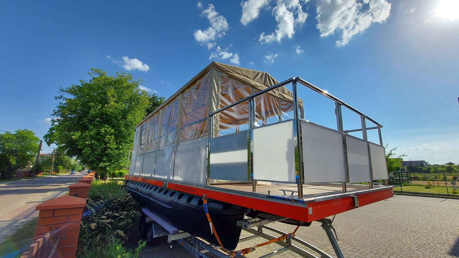 Panoramę Drohiczyna będzie można podziwiać z pokładu katamaranu, który kupił samorząd