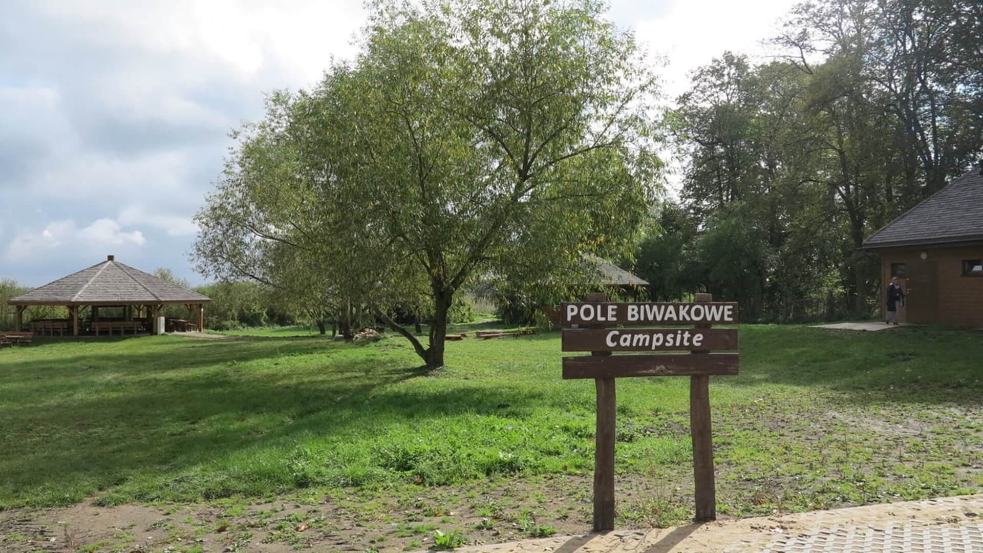 Turyści mogą już skorzystać z pola biwakowego w Narwiańskim Parku Narodowym