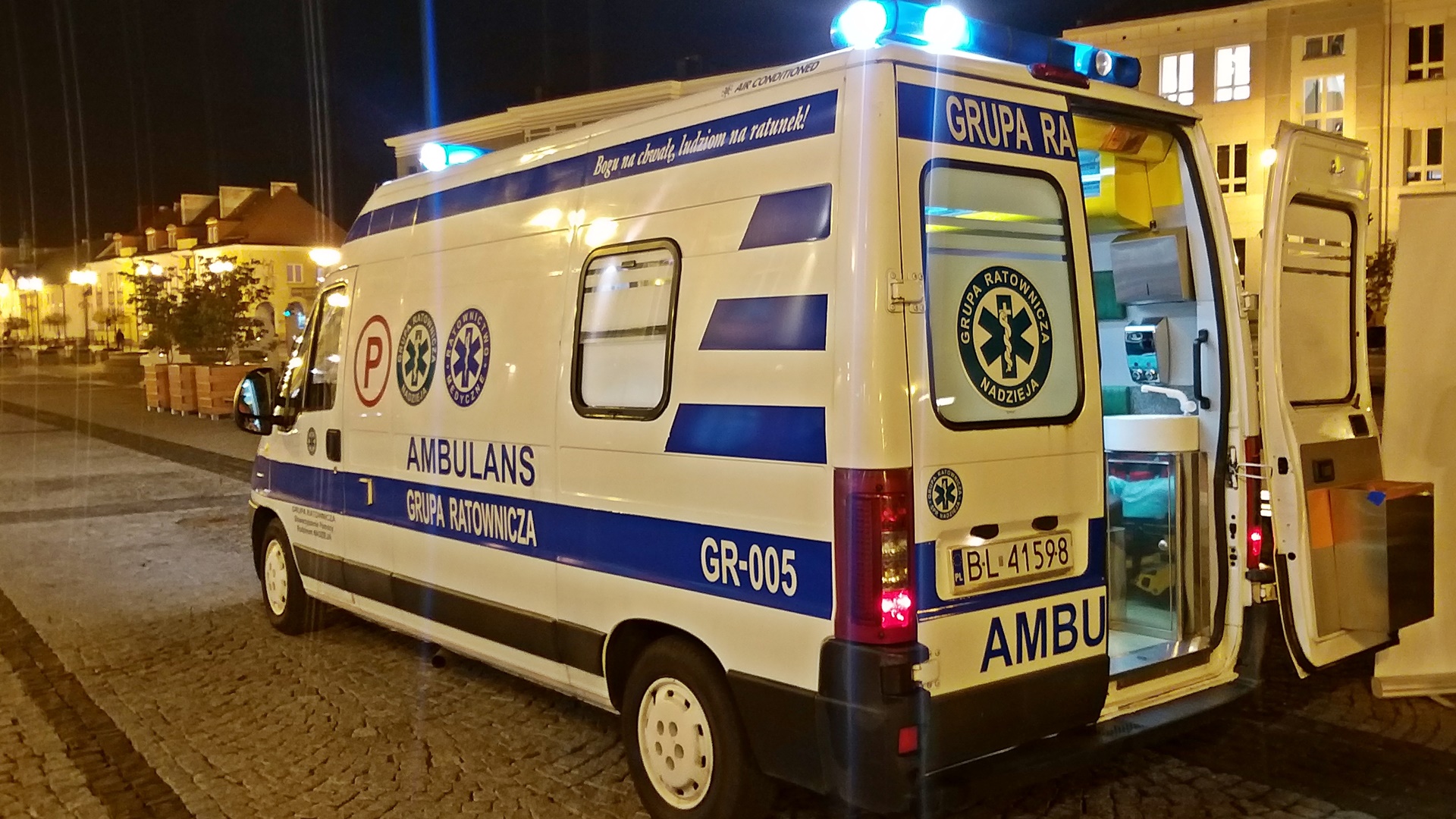 "Pomocna dłoń" - reportaż Joanny Sikory