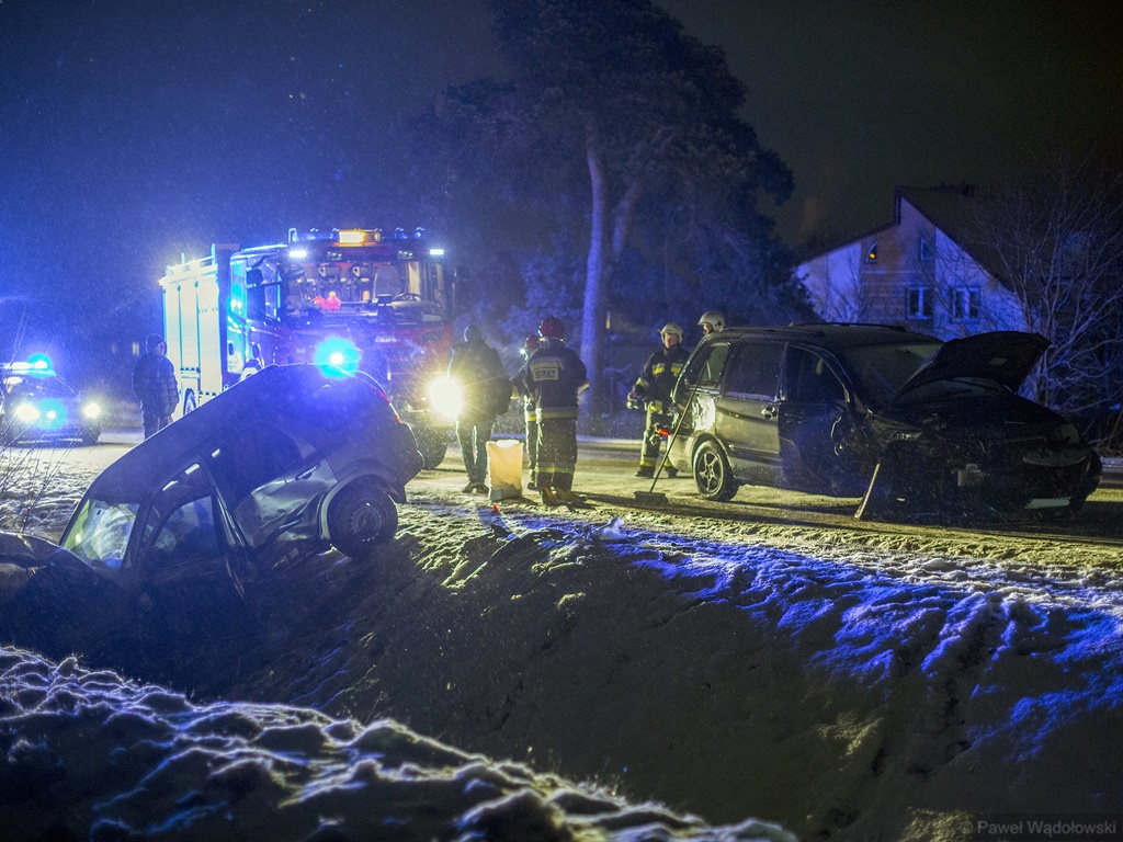 Wypadek między Łomżą a Ostrołęką – dwie osoby ranne