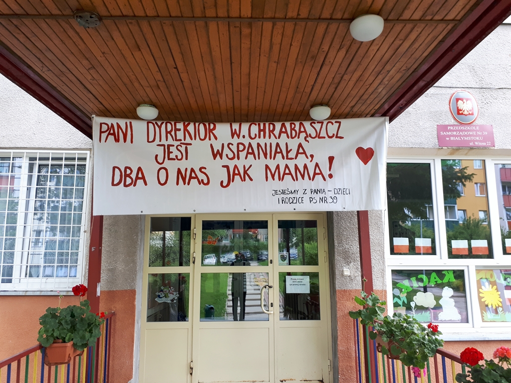 Rodzice dzieci jednego z białostockich przedszkoli walczą o pozostawienie na stanowisku dotychczasowej dyrektor