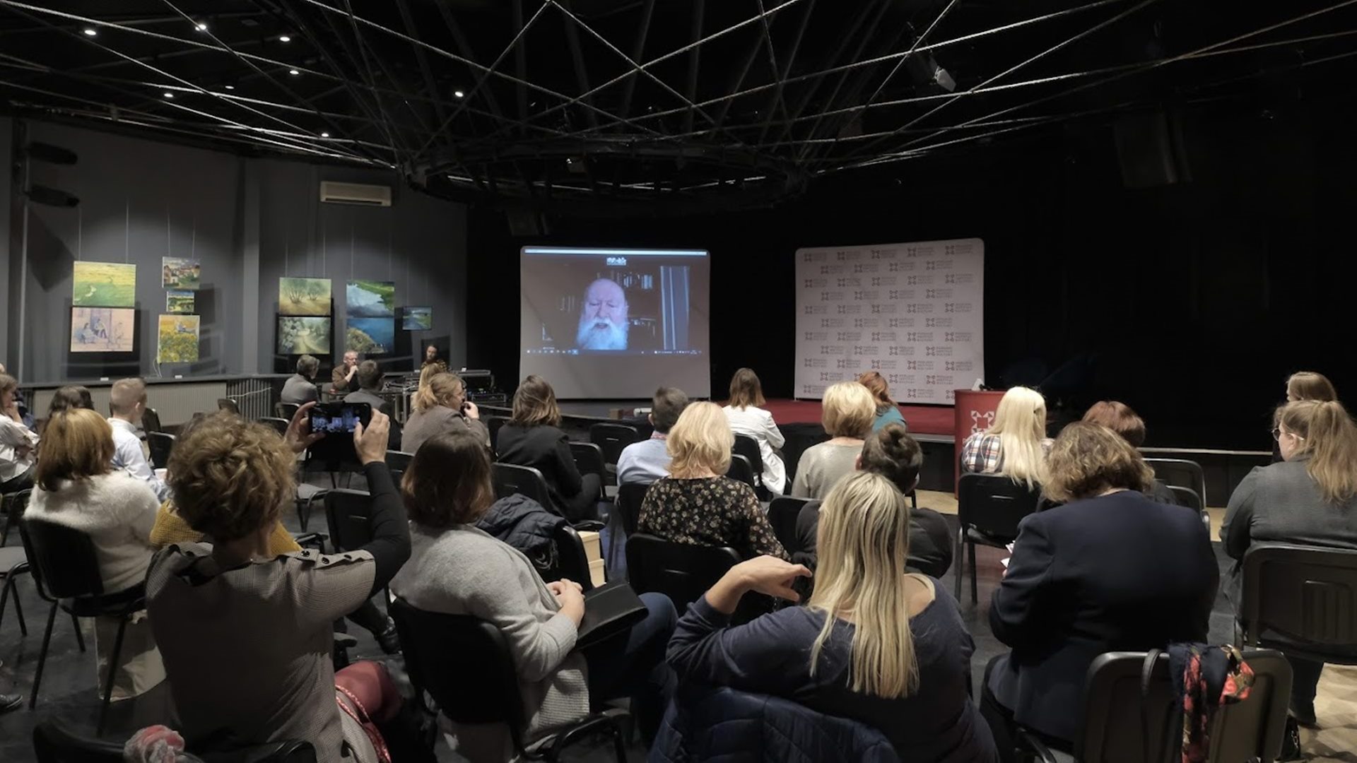 W Podlaskim Instytucie Kultury zaprezentowano raport o potrzebach dzieci i młodzieży związanych z kulturą