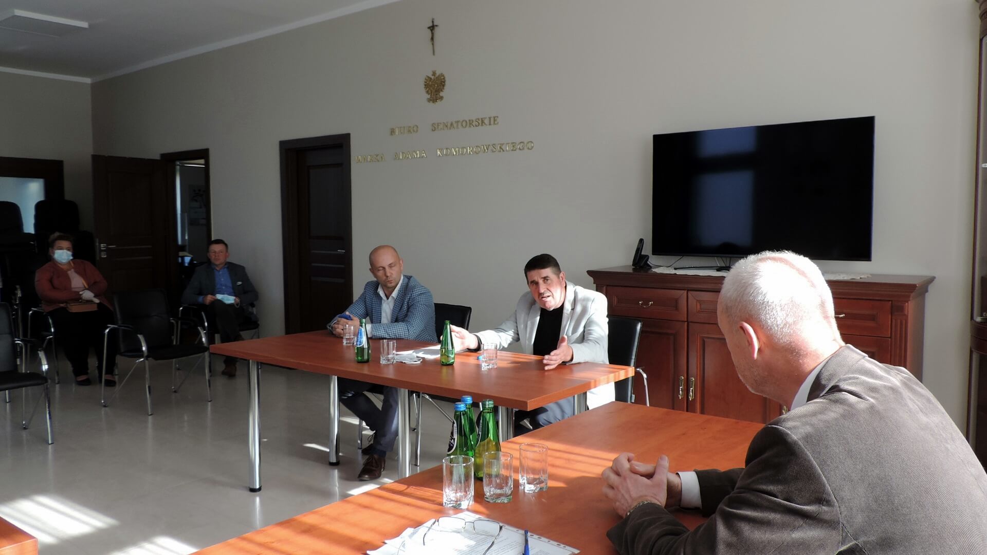 W Zambrowie rolnicy namawiali senatora do odrzucenia "ustawy futerkowej"