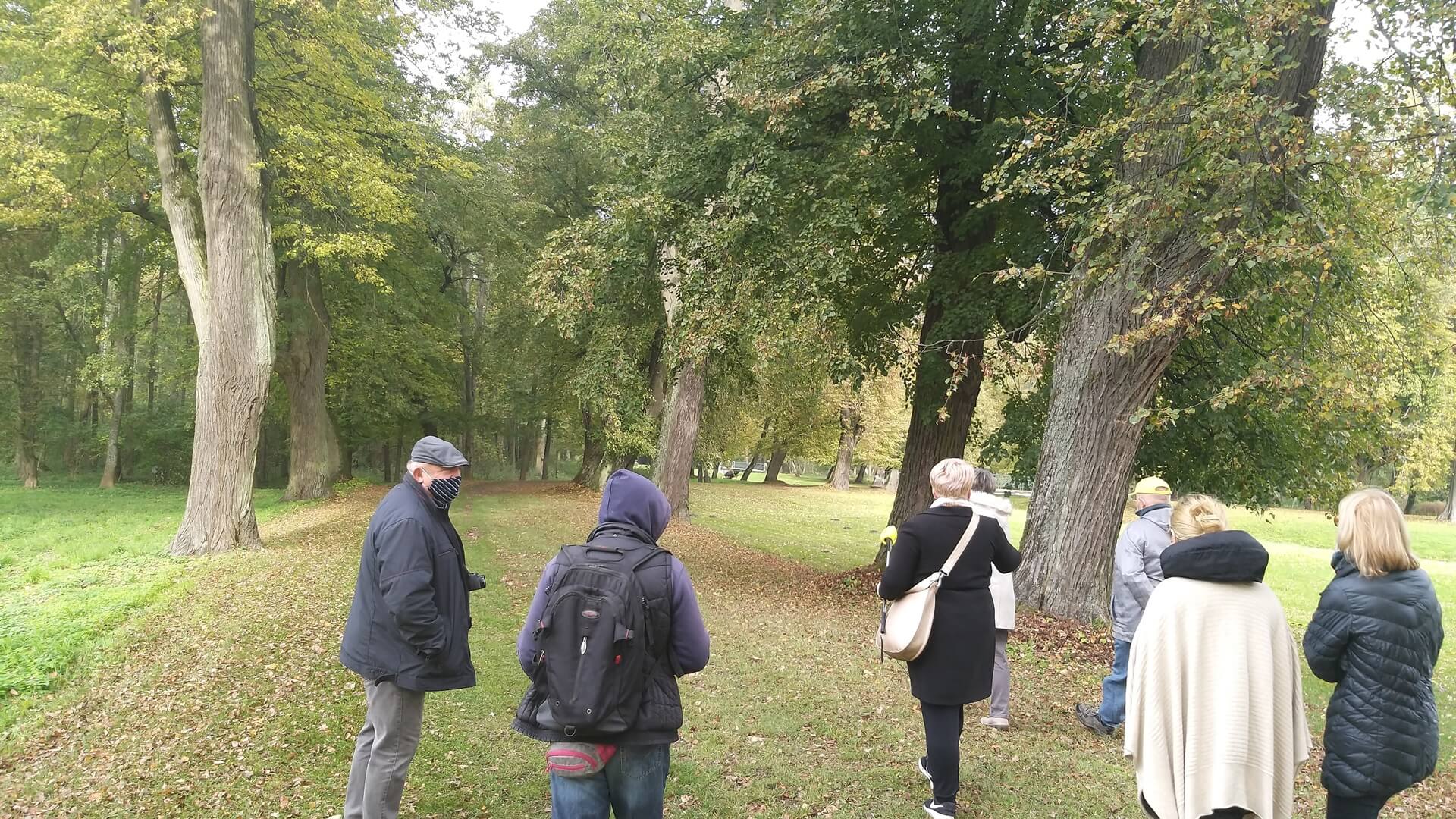 Pracownicy Muzeum Wnętrz Pałacowych w Choroszczy zorganizowali spacer historyczny