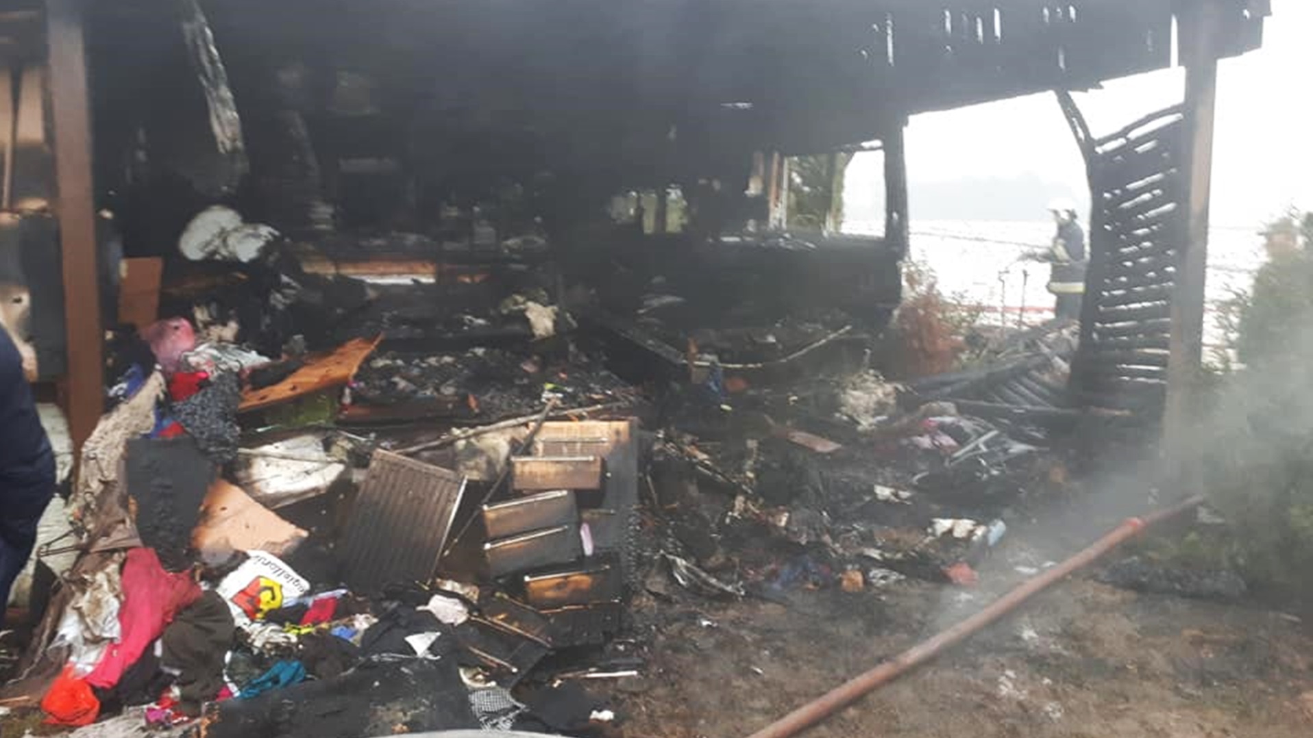 Pogorzelcy spod Łap potrzebują pomocy – dzięki naszym słuchaczom udało się zebrać wiele potrzebnych rzeczy