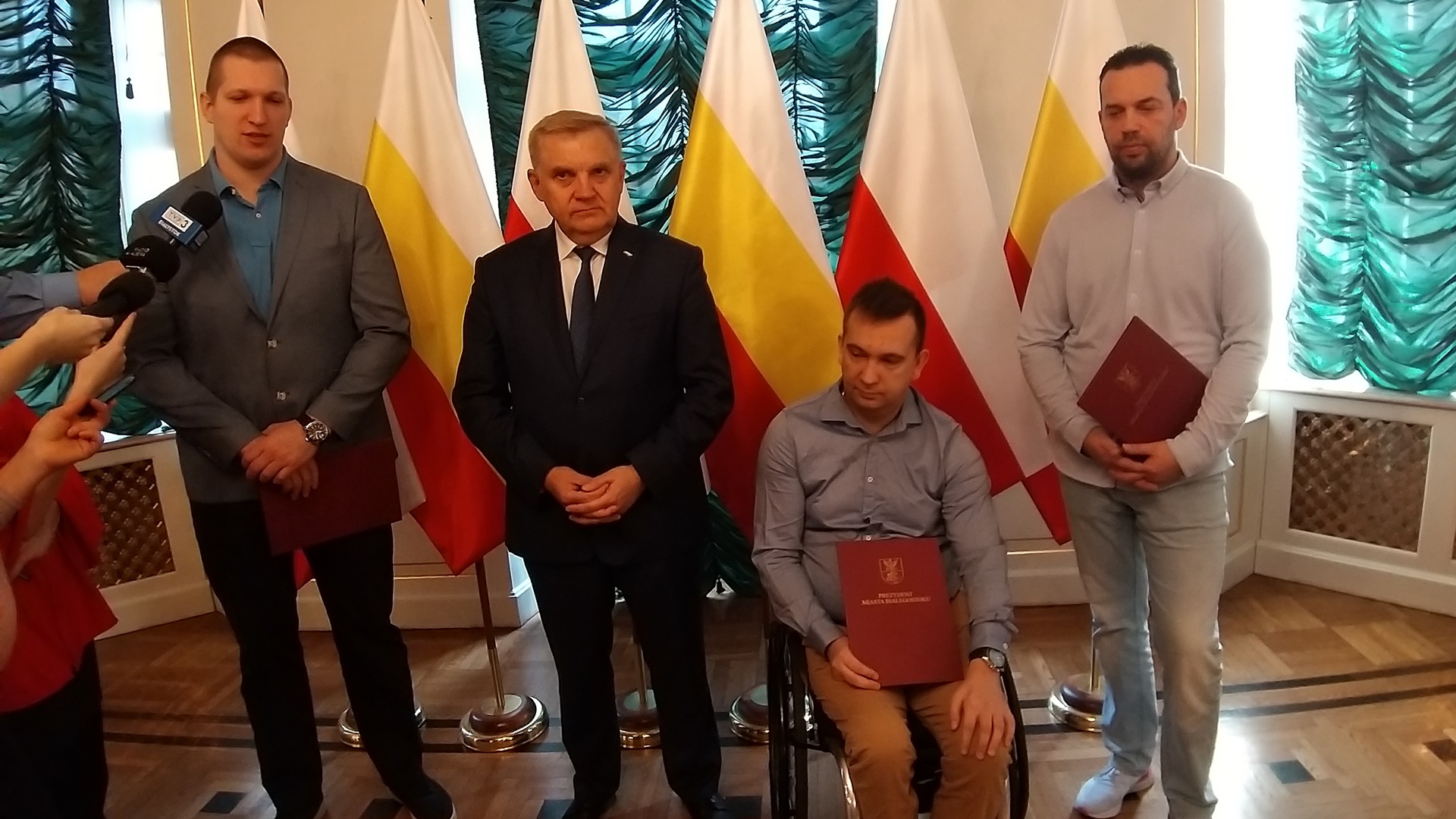 Wojciech Nowicki, Rafał Czuper oraz ich trenerzy dostali nagrody za osiągnięcia sportowe