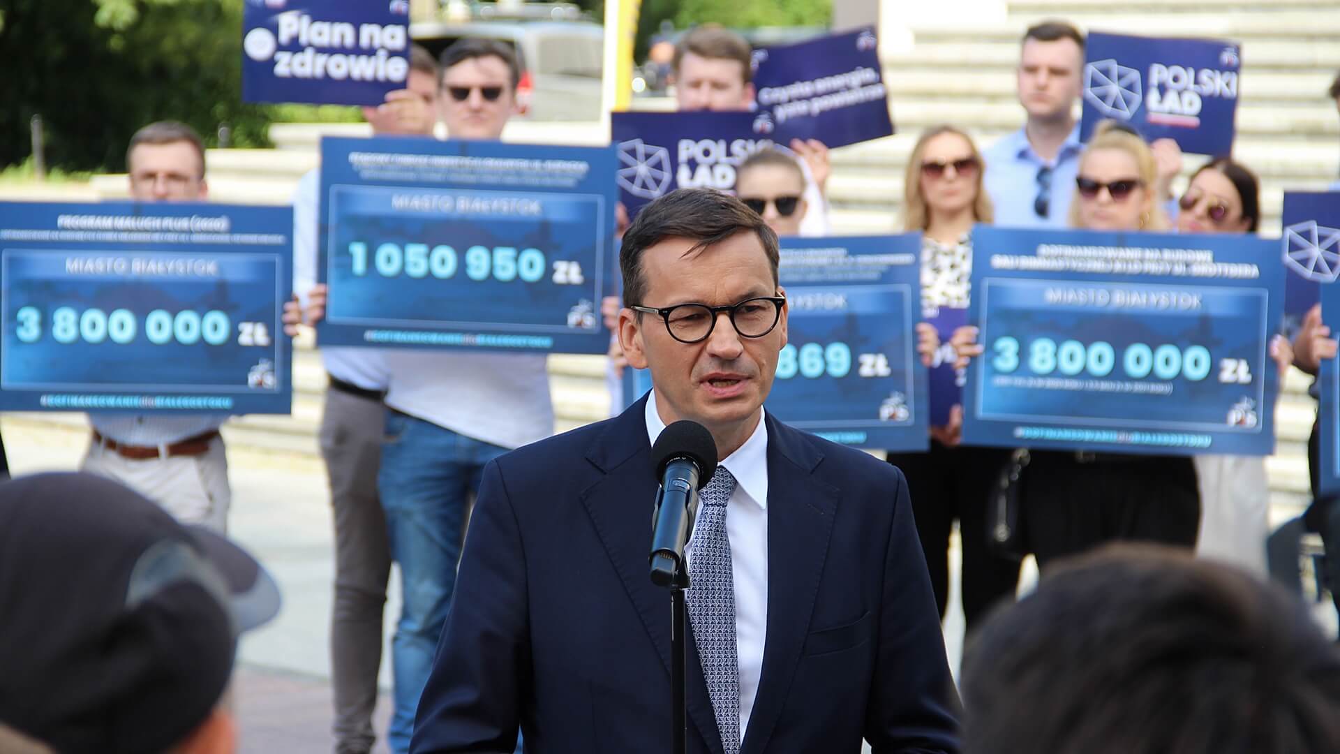 Premier zapowiedział inwestycje w obiekty sportowe i lokalne perły kultury [zdjęcia]