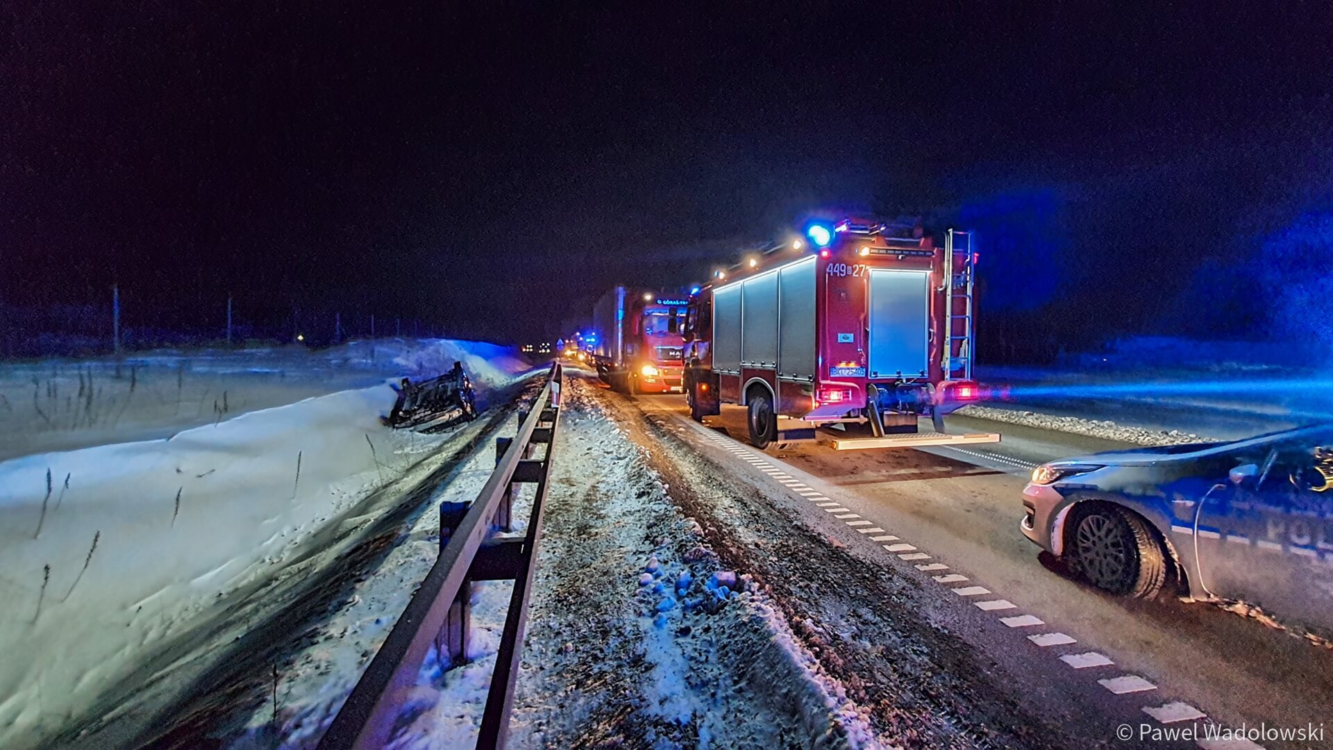Utrudnienia w pobliżu Stawisk - samochód osobowy zderzył się z tirem