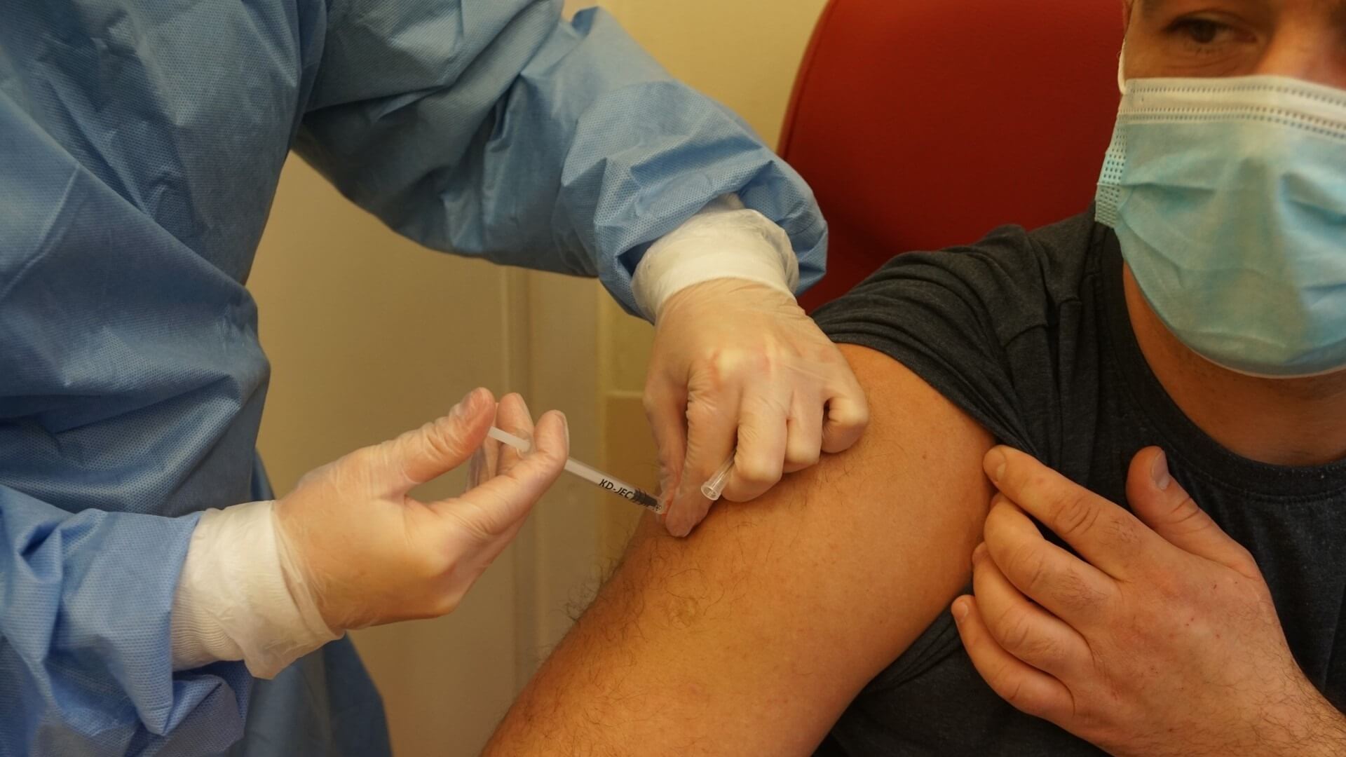 W Suwałkach i w Augustowie rośnie liczba chętnych osób z tzw. grupy zero na szczepienia przeciw COVID-19