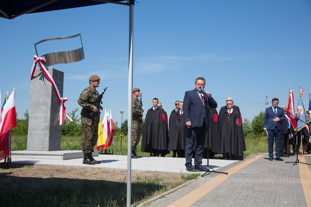 W Łomży odsłonięto obelisk upamiętniający rtm. Witolda Pileckiego