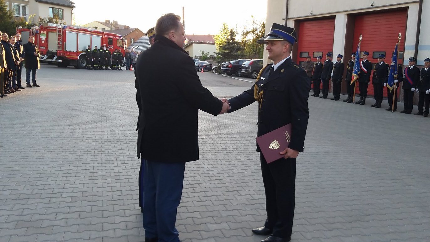 Awanse i odznaczenia - strażacy świętowali w Sejnach
