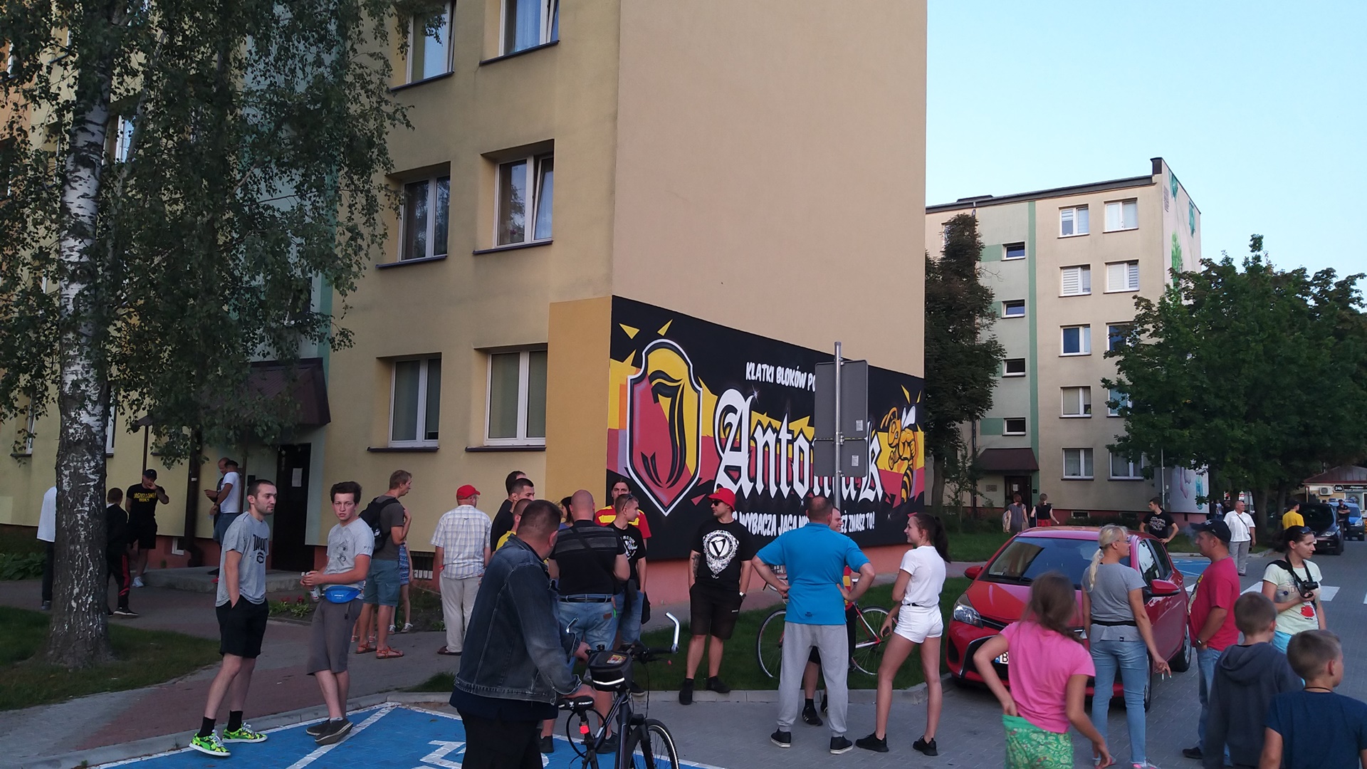 Kibice Jagiellonii nadal nie zgadzają się na zmianę muralu na białostockim Antoniuku