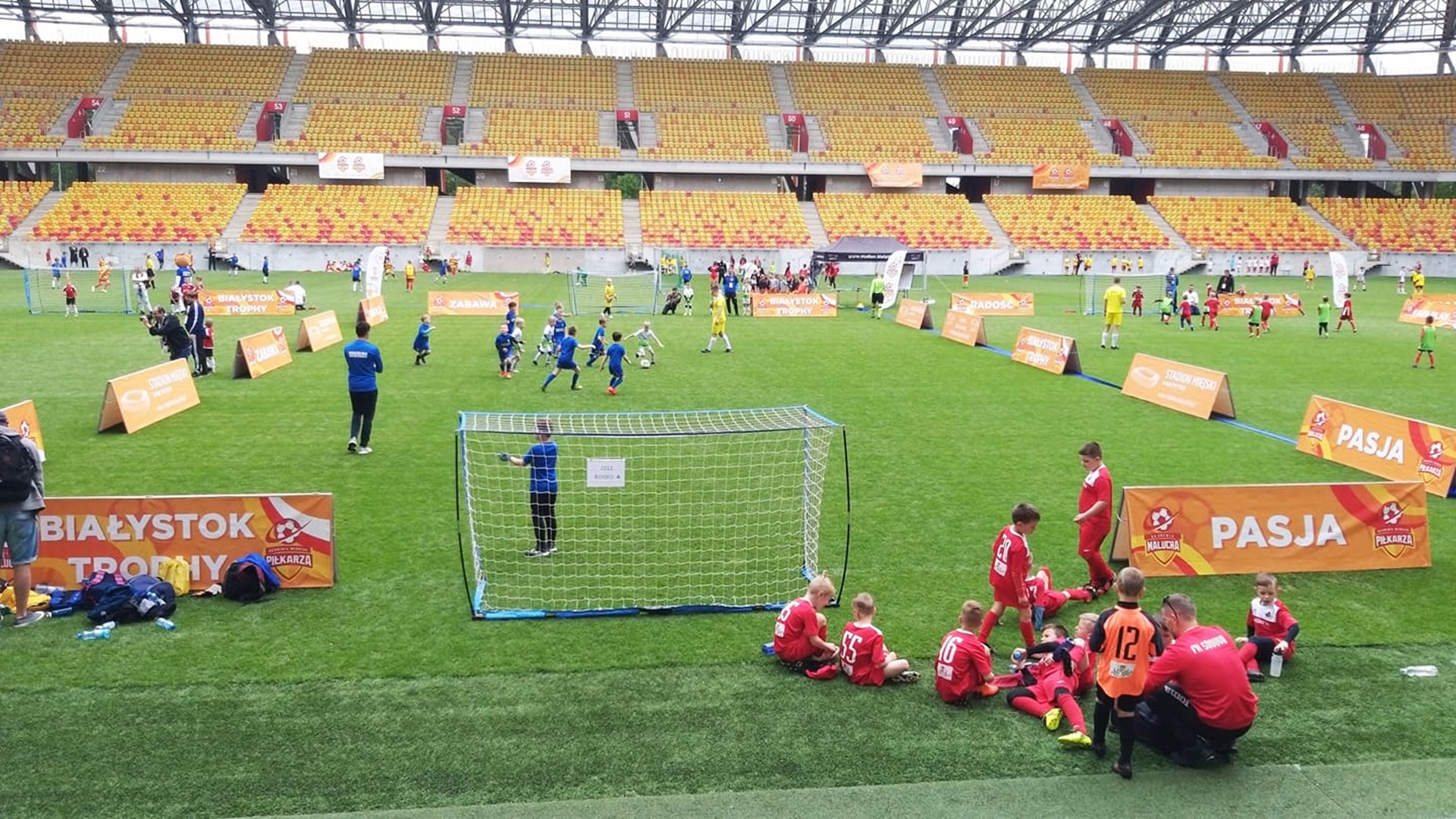 Blisko 1000 kandydatów na piłkarzy walczy o laury w międzynarodowym turnieju Białystok Trophy